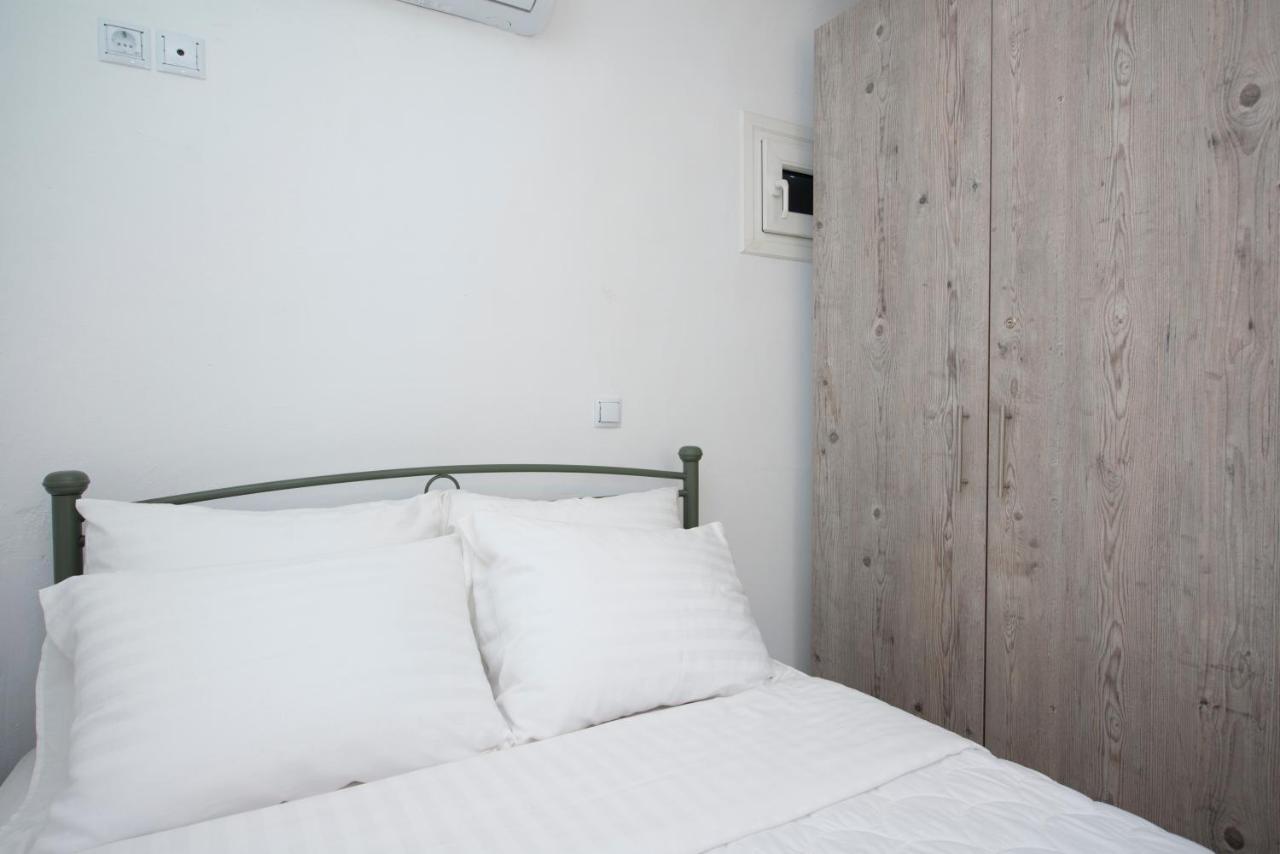 Superior Beachfront Apartment 1 With View To The Aegean Sea Panormos  Exterior photo